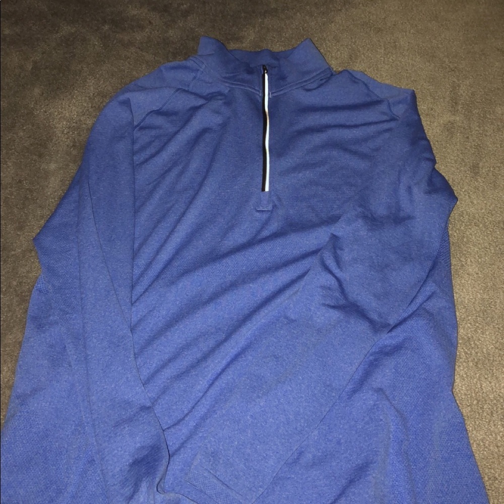 Lululemon workout top